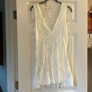 Free People size S white Reign Over Me mini dress lace EUC
